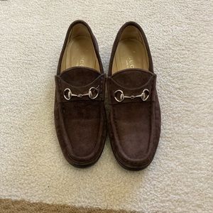 Gucci size 7 brown and black horsebit loafer.